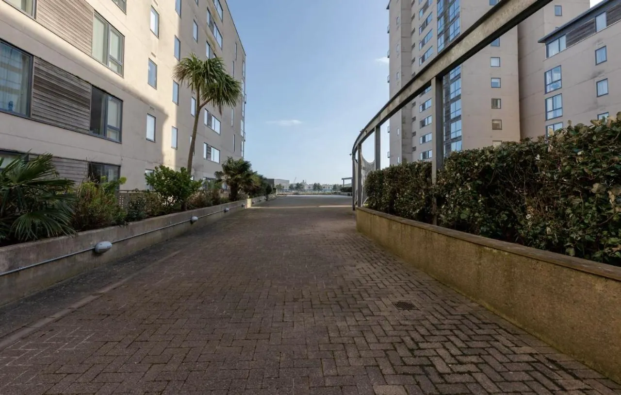 Water View Apartment- 2 Bed - Cardiff Bay - Free Parking!! Apartment